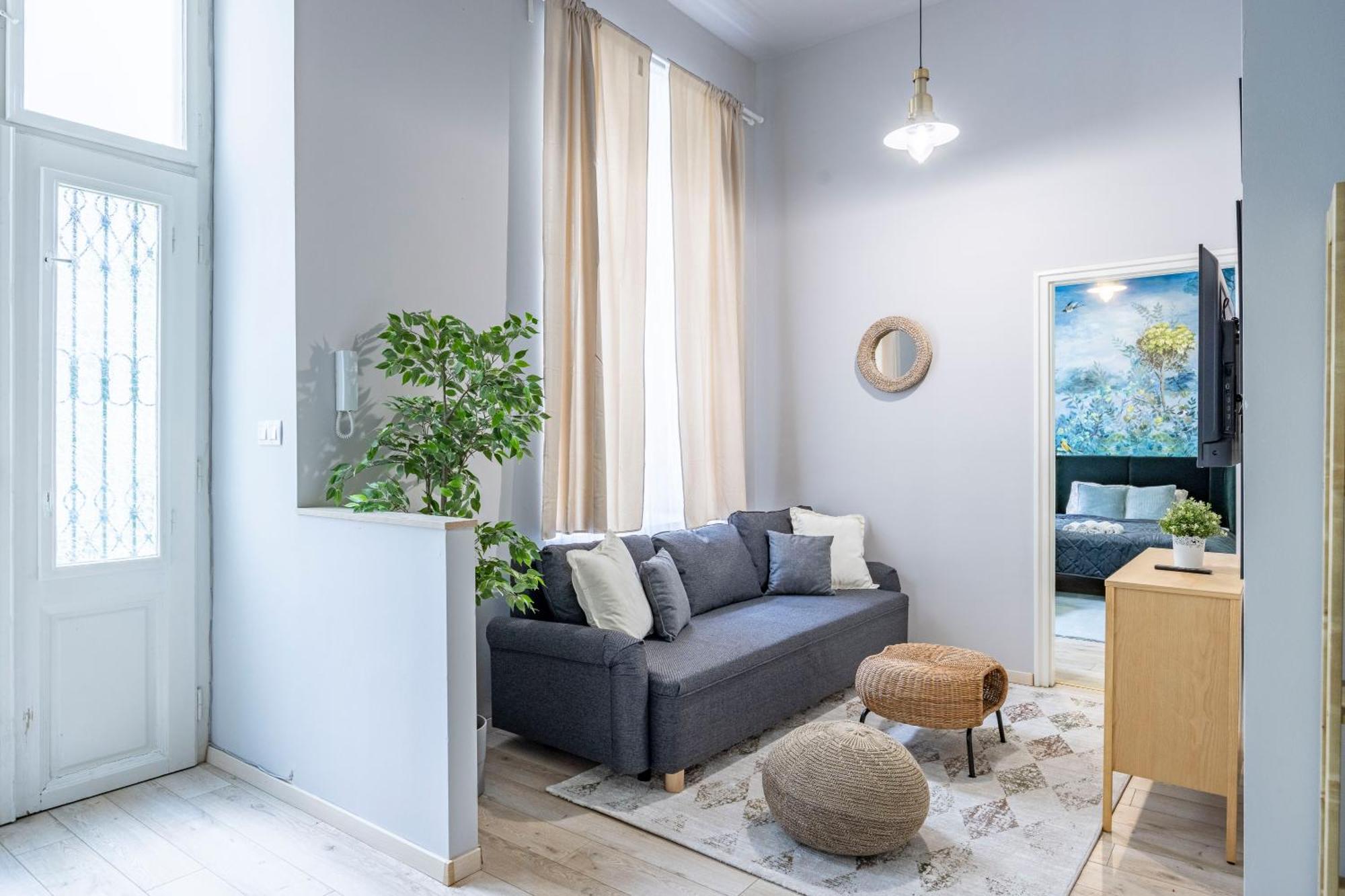 Hidden Gem With Terrace On The Andrassy Fashion Road Apartment Budapest Luaran gambar