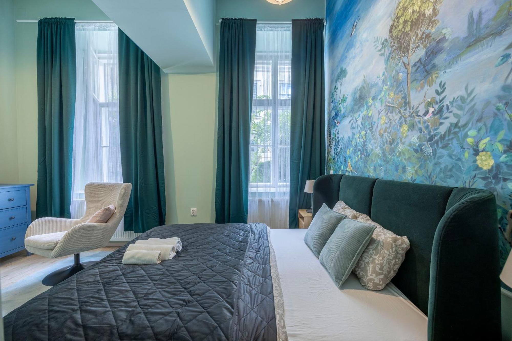 Hidden Gem With Terrace On The Andrassy Fashion Road Apartment Budapest Luaran gambar